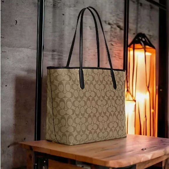 NWT Coach City Tote In Signature Canvas With Halloween Print - Picture 2 of 6